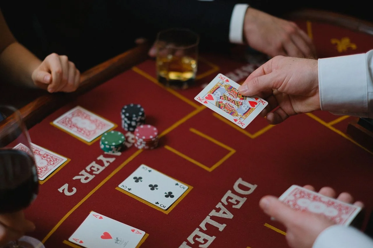 V8Club – Kênh liên hệ và hỗ trợ khách hàng